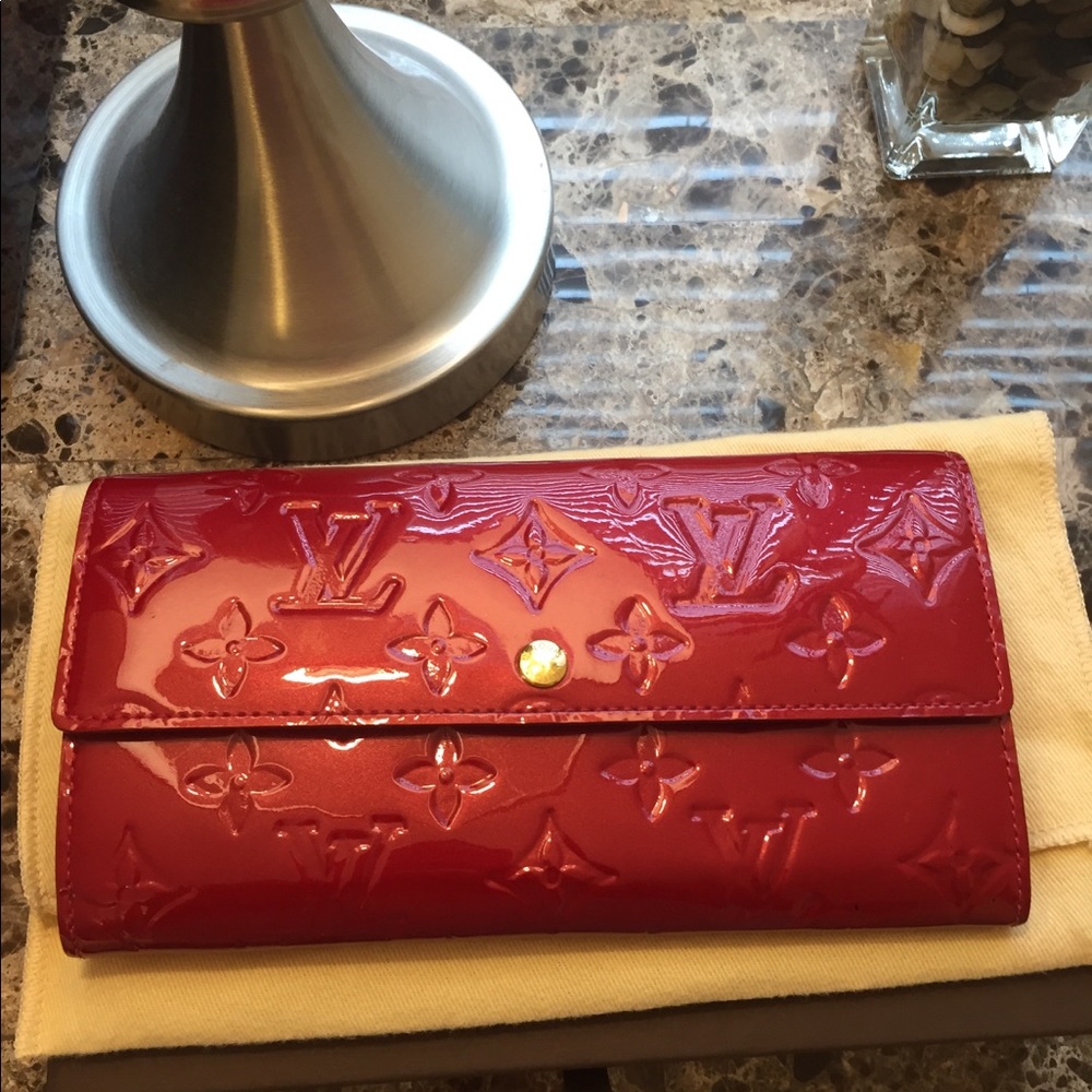 Louis Vuitton Sarah Wallet
